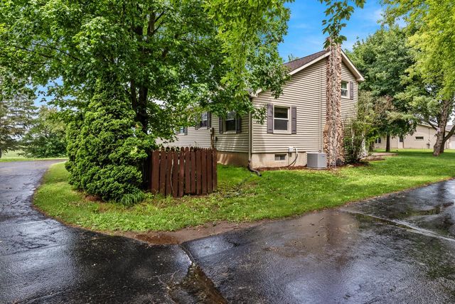 N5506 County Road E, Iron Ridge, WI 53035