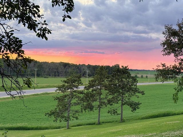 N5506 County Road E, Iron Ridge, WI 53035
