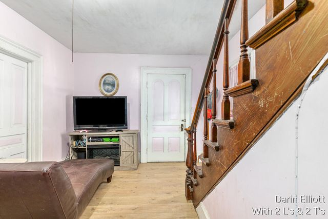 925 E Isham Street, Lyons, MI 48851