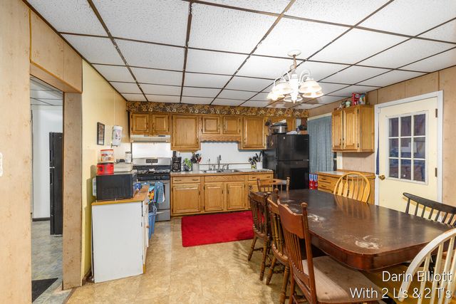 925 E Isham Street, Lyons, MI 48851