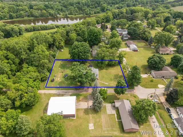 925 E Isham Street, Lyons, MI 48851