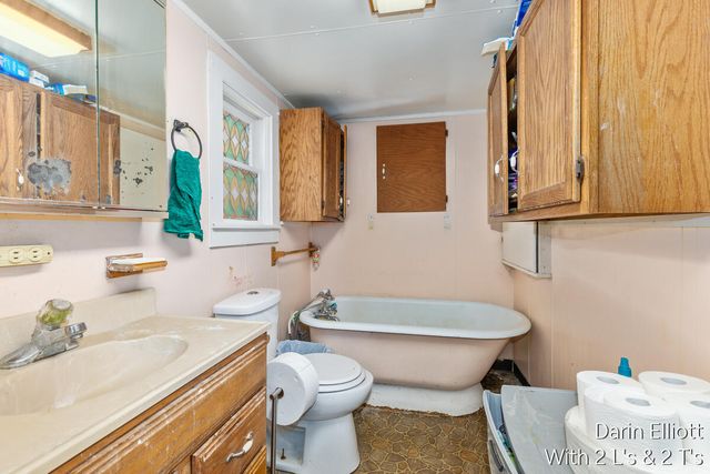 925 E Isham Street, Lyons, MI 48851