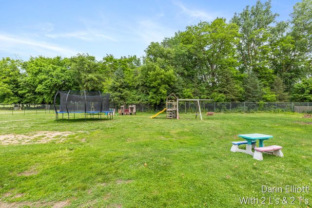 925 E Isham Street, Lyons, MI 48851