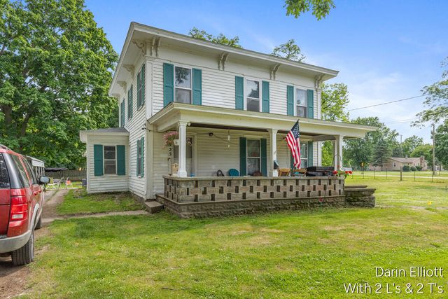 925 E Isham Street, Lyons, MI 48851
