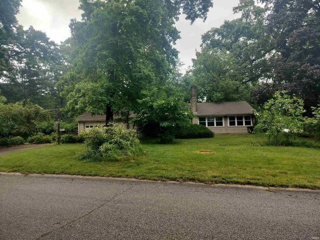 906 White Oak Drive, South Bend, IN 46617