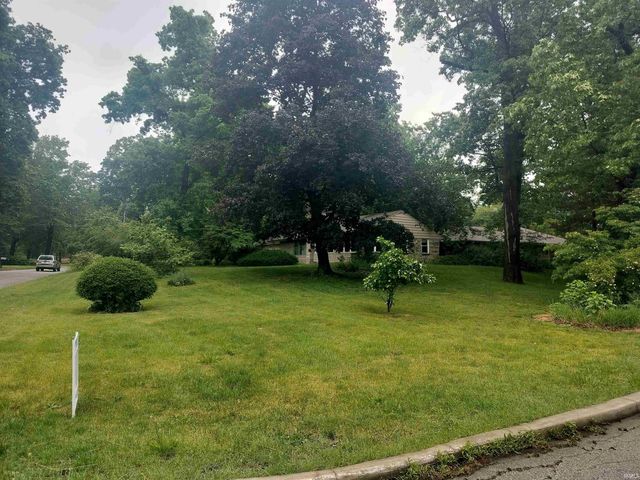 906 White Oak Drive, South Bend, IN 46617