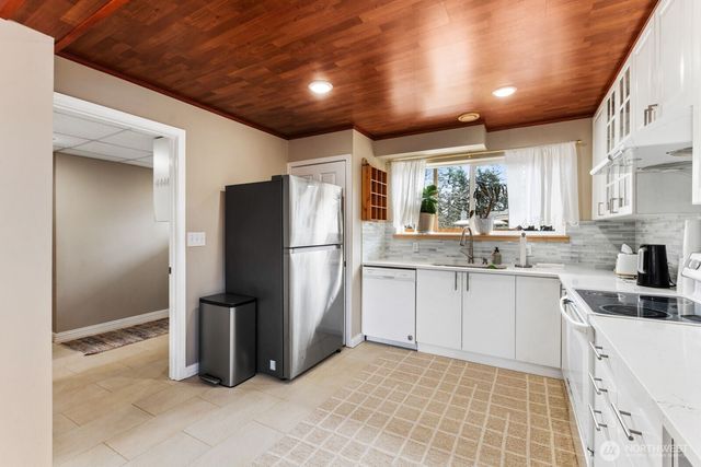 29242 45th Avenue S, Auburn, WA 98001