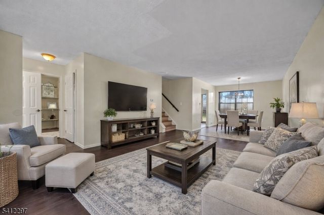 38 Daniel Dr, Franklin Twp., NJ 08823