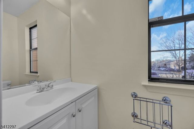 38 Daniel Dr, Franklin Twp., NJ 08823