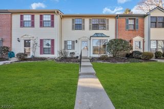 38 Daniel Dr, Franklin Twp., NJ 08823