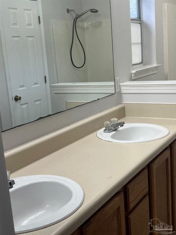 5574 Huntleigh Pl, Gulf Breeze, FL 32563