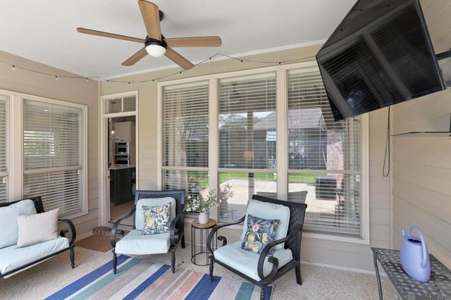 8525 Glenfield Dr, Baton Rouge, LA 70809