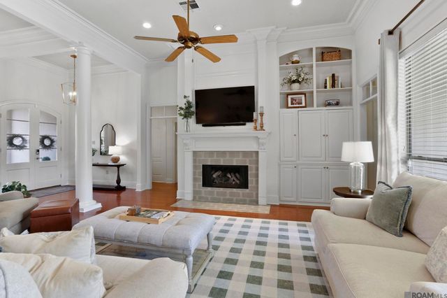 8525 Glenfield Dr, Baton Rouge, LA 70809