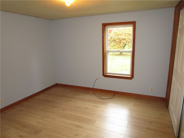 3025 S Keel Ridge Rd, Hermitage, PA 16148