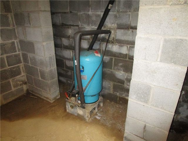 3025 S Keel Ridge Rd, Hermitage, PA 16148