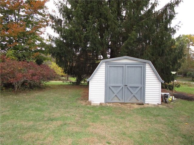 3025 S Keel Ridge Rd, Hermitage, PA 16148