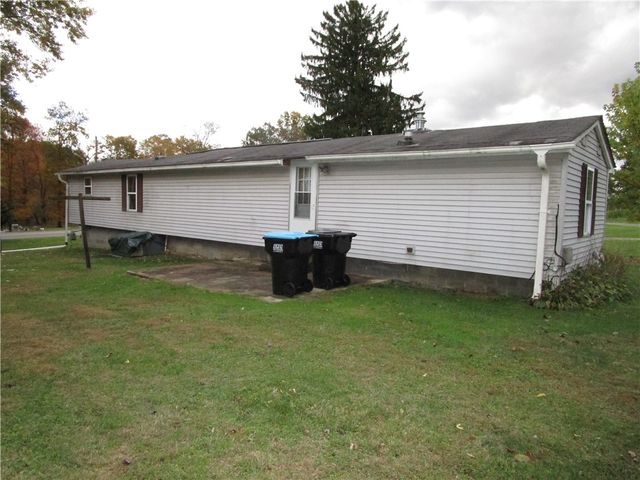 3025 S Keel Ridge Rd, Hermitage, PA 16148
