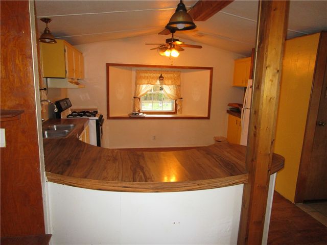 3025 S Keel Ridge Rd, Hermitage, PA 16148