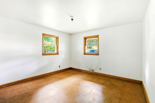 605 Greenbrier Street, Saint Paul, MN 55106