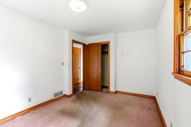 605 Greenbrier Street, Saint Paul, MN 55106
