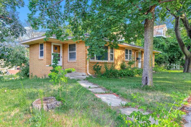 605 Greenbrier Street, Saint Paul, MN 55106