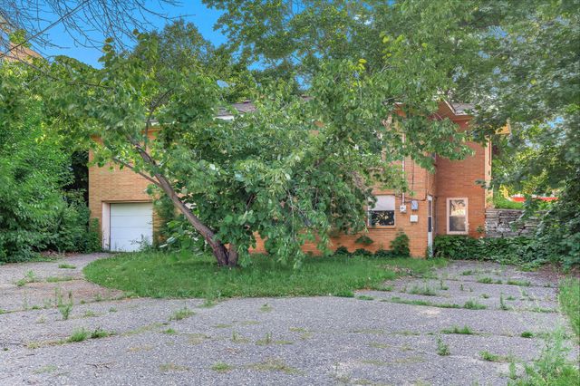 605 Greenbrier Street, Saint Paul, MN 55106
