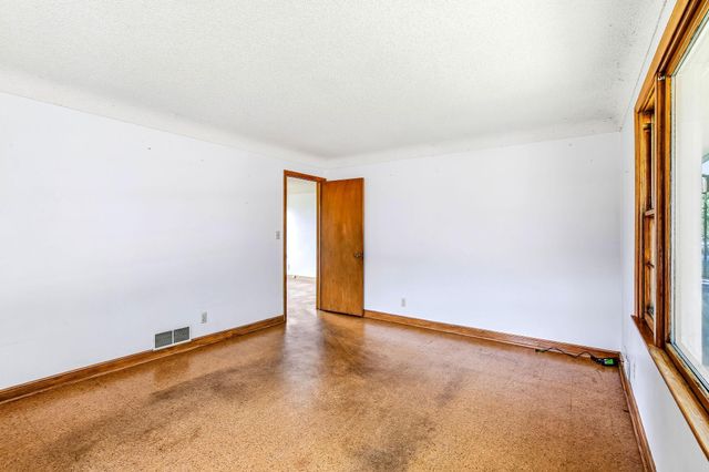 605 Greenbrier Street, Saint Paul, MN 55106