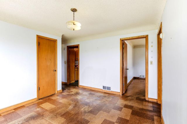 605 Greenbrier Street, Saint Paul, MN 55106