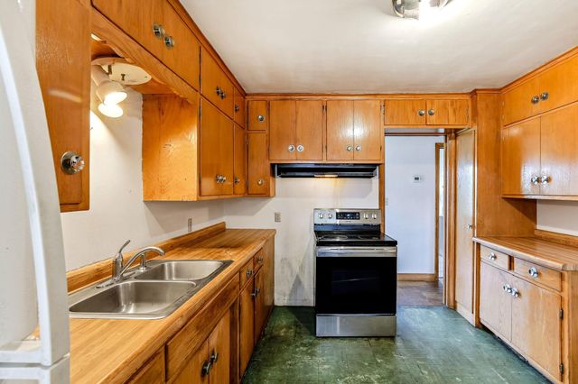 605 Greenbrier Street, Saint Paul, MN 55106