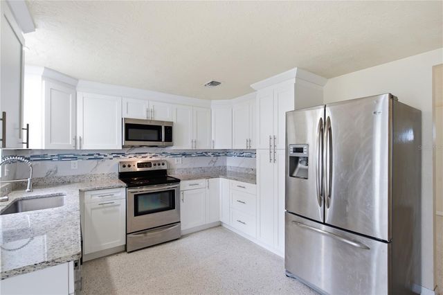 2122 HOLIDAY DRIVE, Holiday, FL 34691