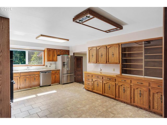 3999 Ne TIMBER, Silverton, OR 97381