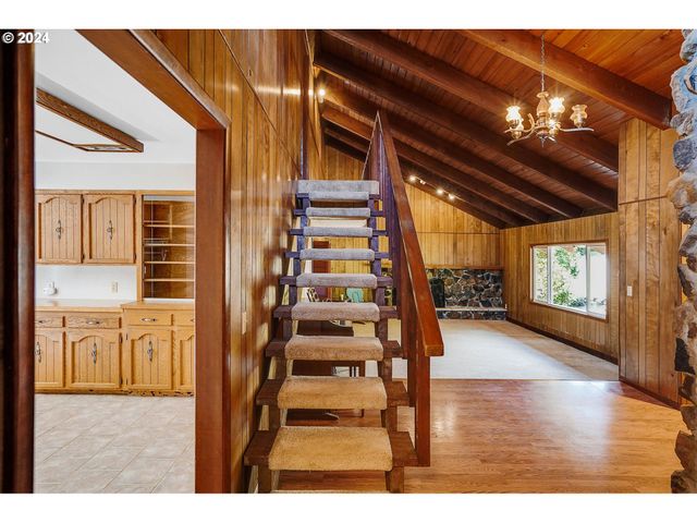 3999 Ne TIMBER, Silverton, OR 97381