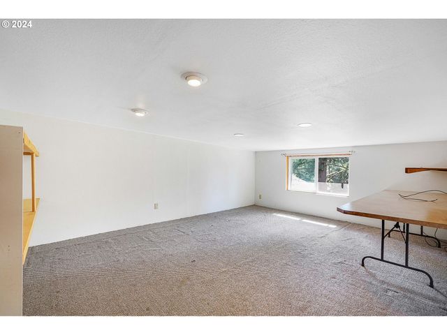 3999 Ne TIMBER, Silverton, OR 97381