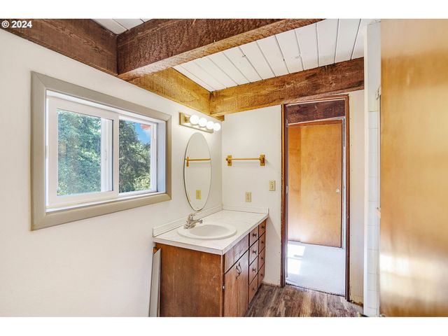 3999 Ne TIMBER, Silverton, OR 97381