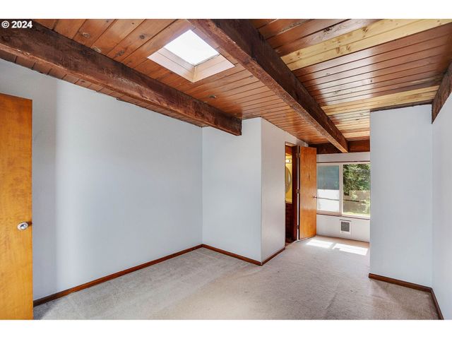 3999 Ne TIMBER, Silverton, OR 97381