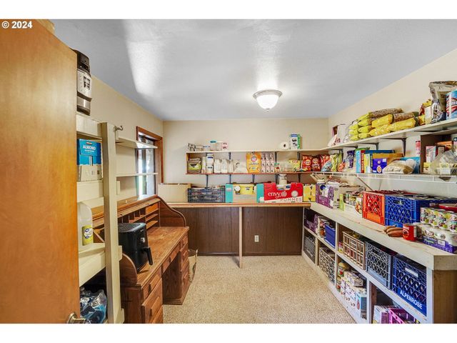 3999 Ne TIMBER, Silverton, OR 97381