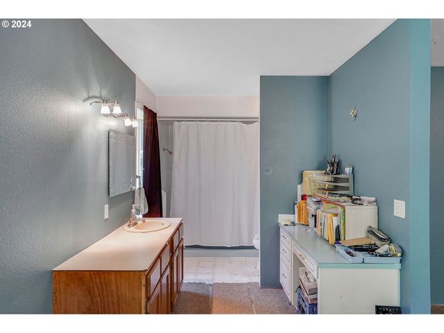 3999 Ne TIMBER, Silverton, OR 97381