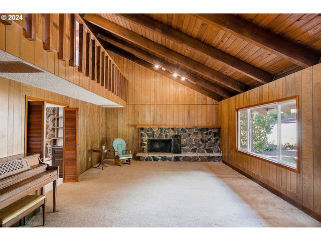 3999 Ne TIMBER, Silverton, OR 97381