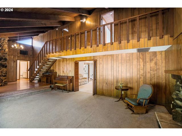 3999 Ne TIMBER, Silverton, OR 97381