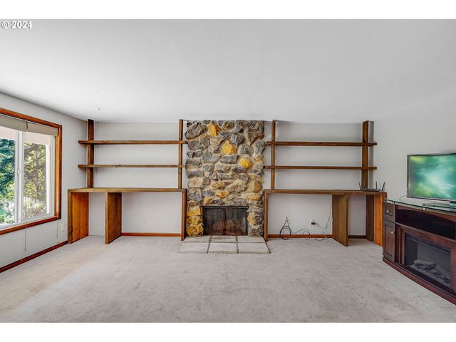 3999 Ne TIMBER, Silverton, OR 97381