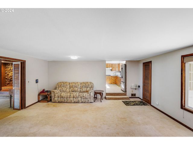 3999 Ne TIMBER, Silverton, OR 97381