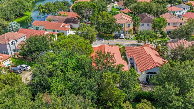 15298 SW 49th Street, Davie, FL 33331