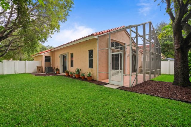 15298 SW 49th Street, Davie, FL 33331