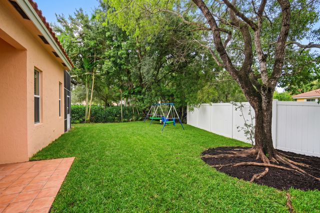 15298 SW 49th Street, Davie, FL 33331