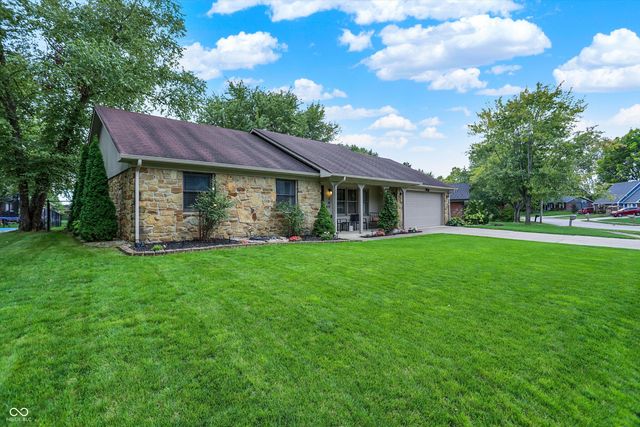 289 Saint Charles Way, Whiteland, IN 46184