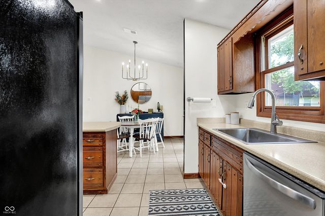 289 Saint Charles Way, Whiteland, IN 46184