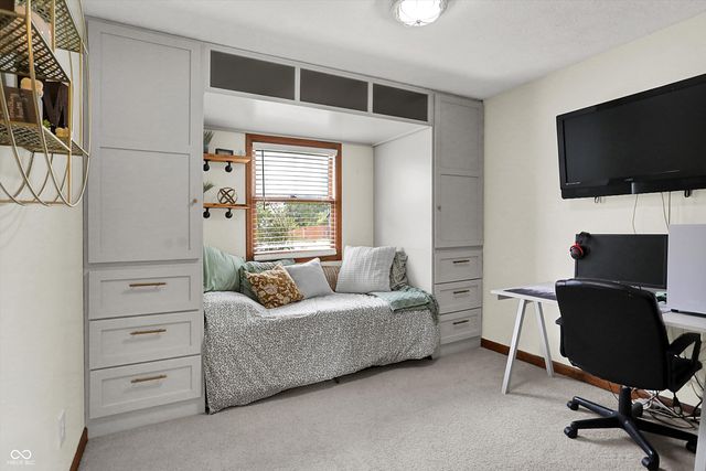 289 Saint Charles Way, Whiteland, IN 46184