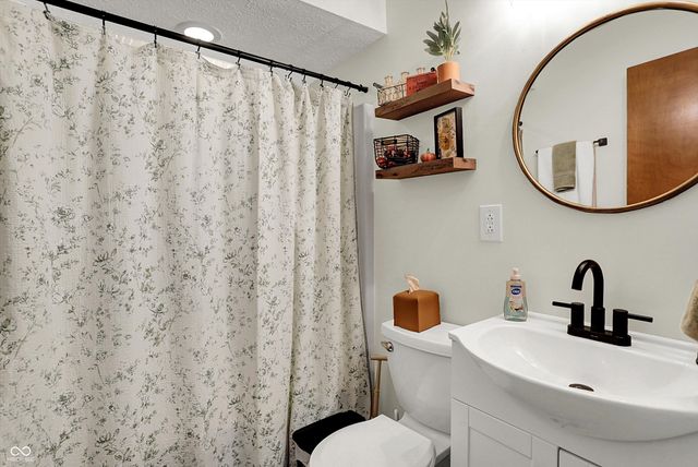 289 Saint Charles Way, Whiteland, IN 46184