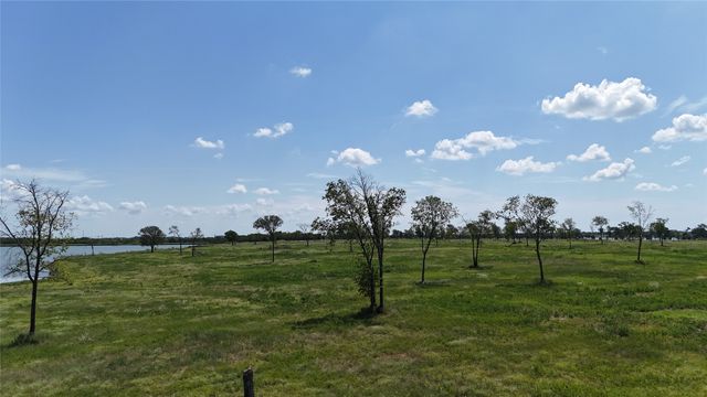 197 Waterfront Club Drive, Corsicana, TX 75110
