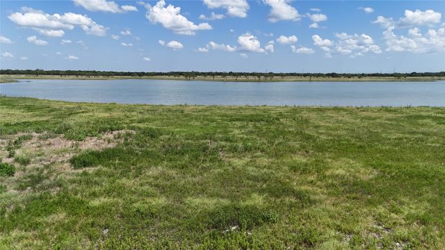 197 Waterfront Club Drive, Corsicana, TX 75110